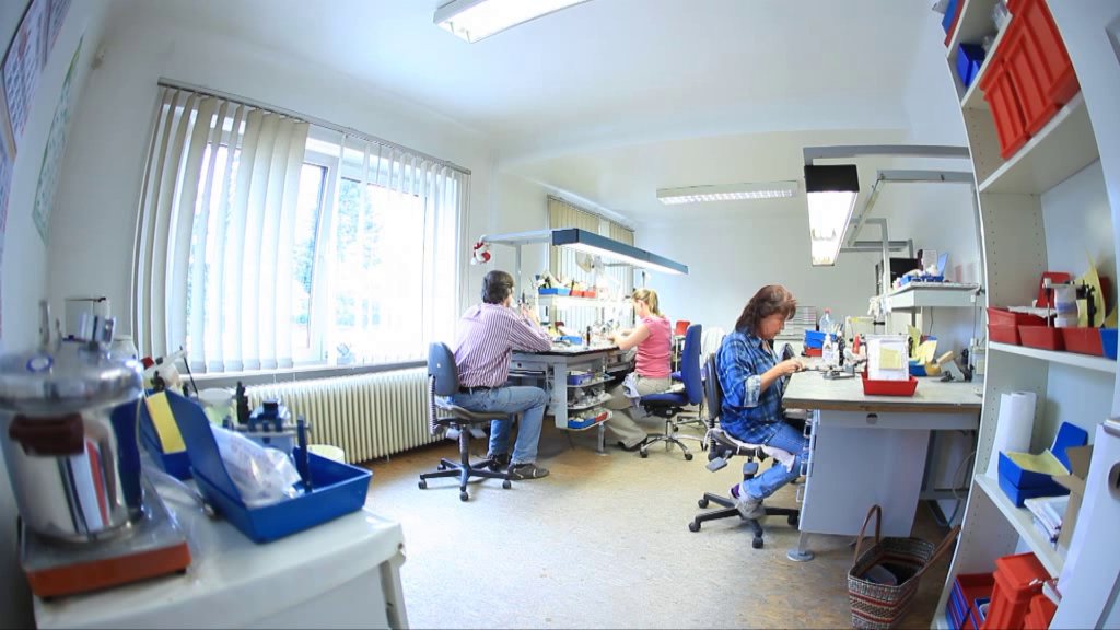 Company video by Oltmanns Dental, manufactory in Hamburg Sülldorf