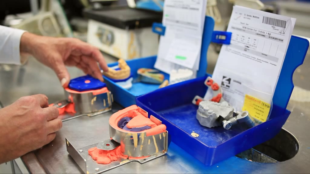Unternehmensvideo von Volksdorfer Dental Labor, Manufaktur in Hamburg Volksdorf