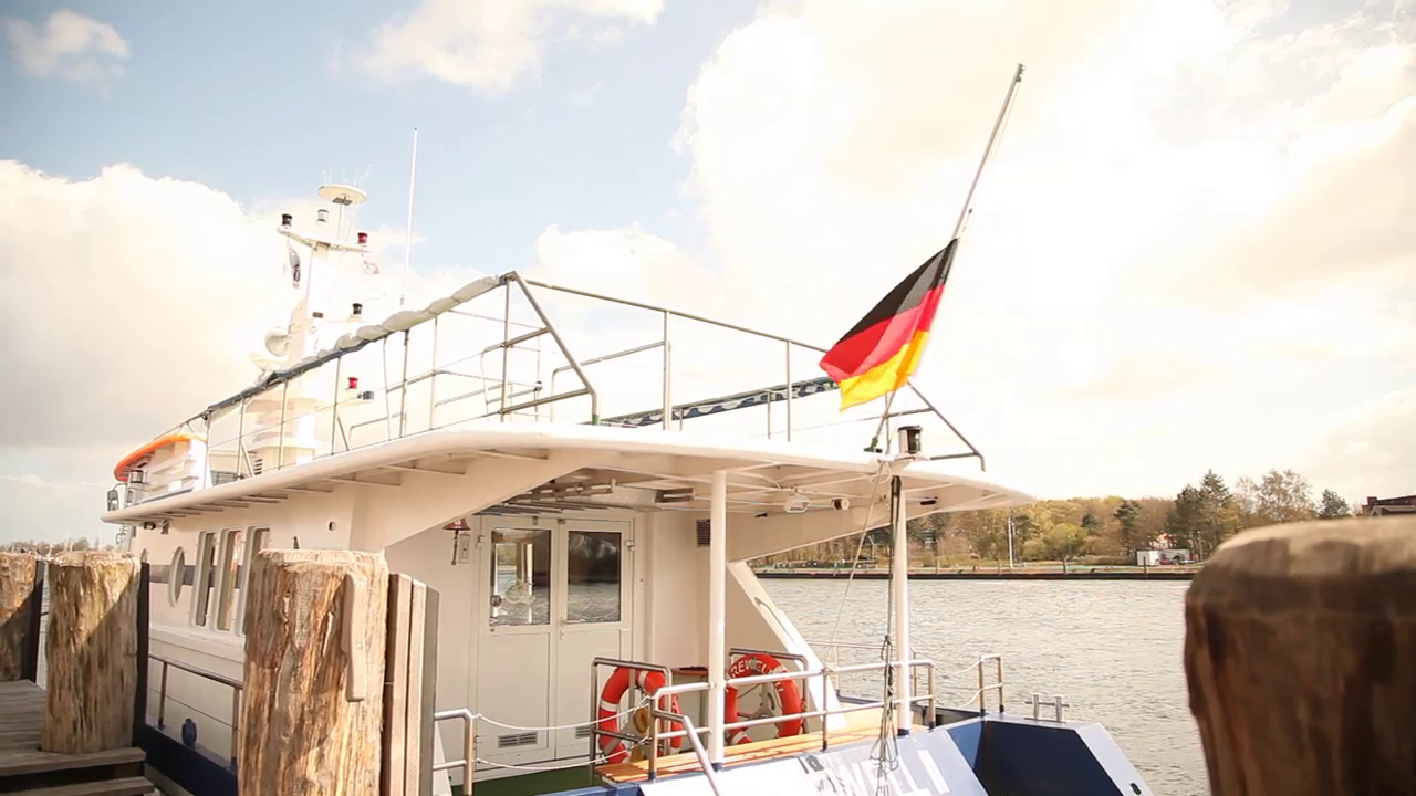 Unternehmensvideo von Seebestattungs-Reederei Kapitän Marco Kempe, Trauer und Erinnerung in Hamburg