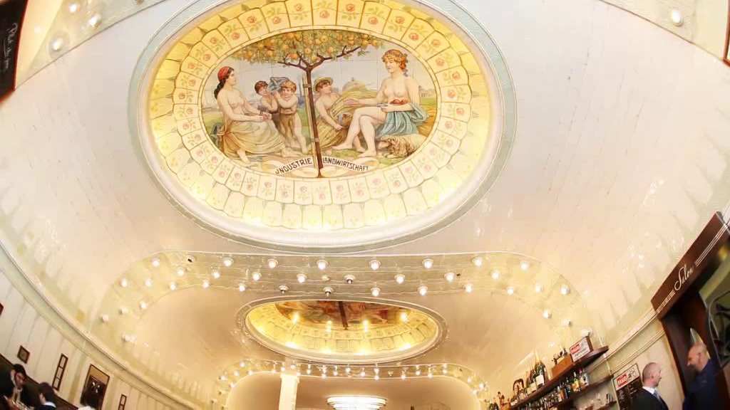 Company video by Cafe Paris, hospitality in Hamburg Altstadt