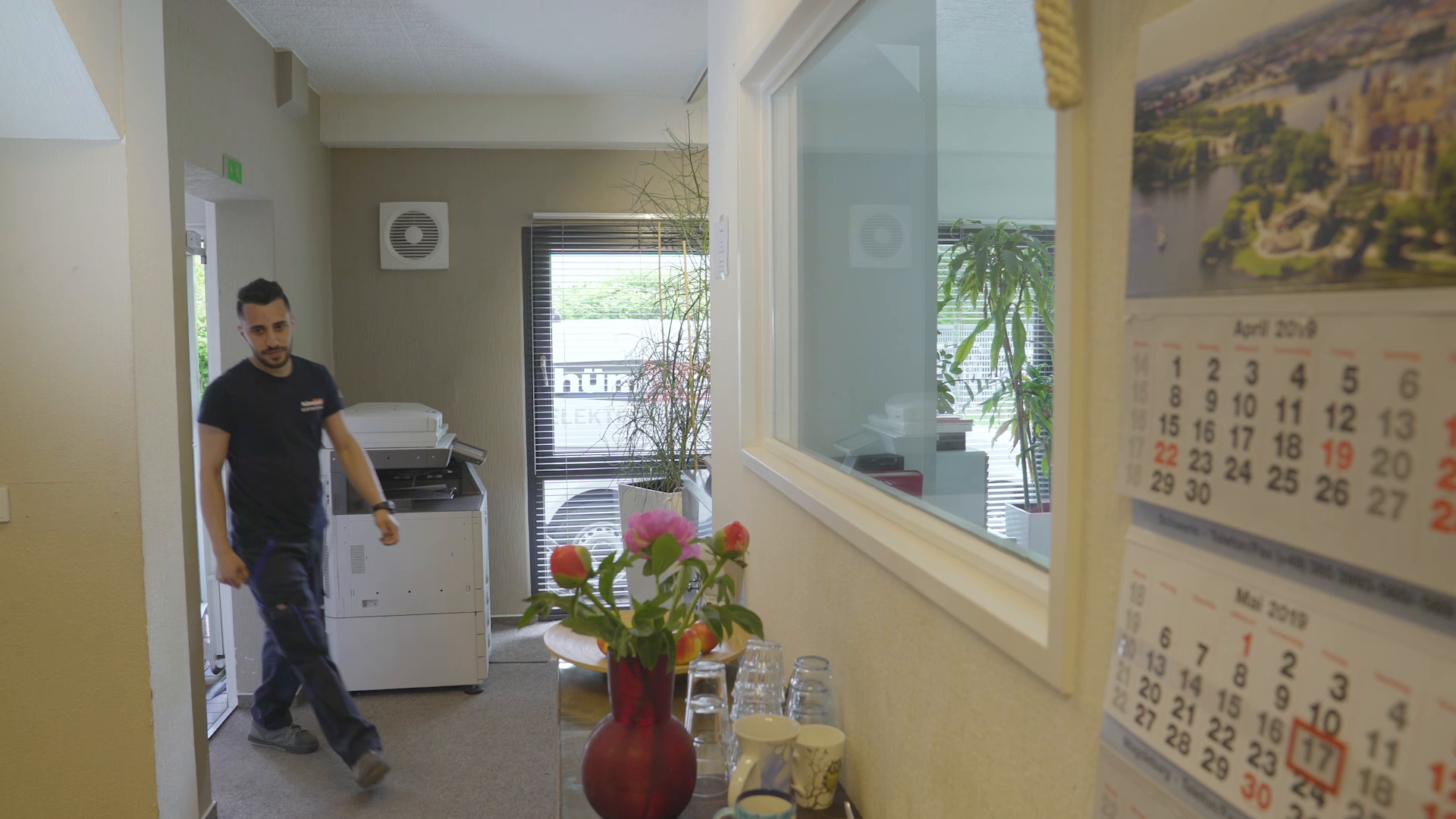 Company video by Hümmer Elektrotechnik, home and construction in Hamburg
