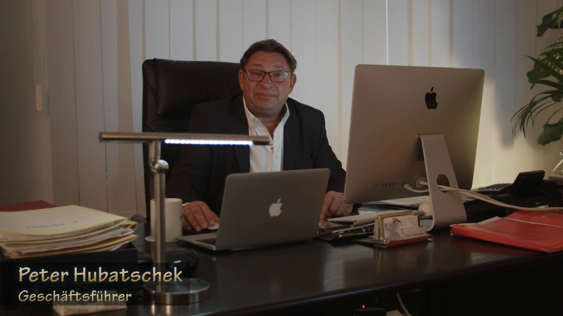 Company video by FairCredit - Peter Hubatschek, home and construction in Berlin